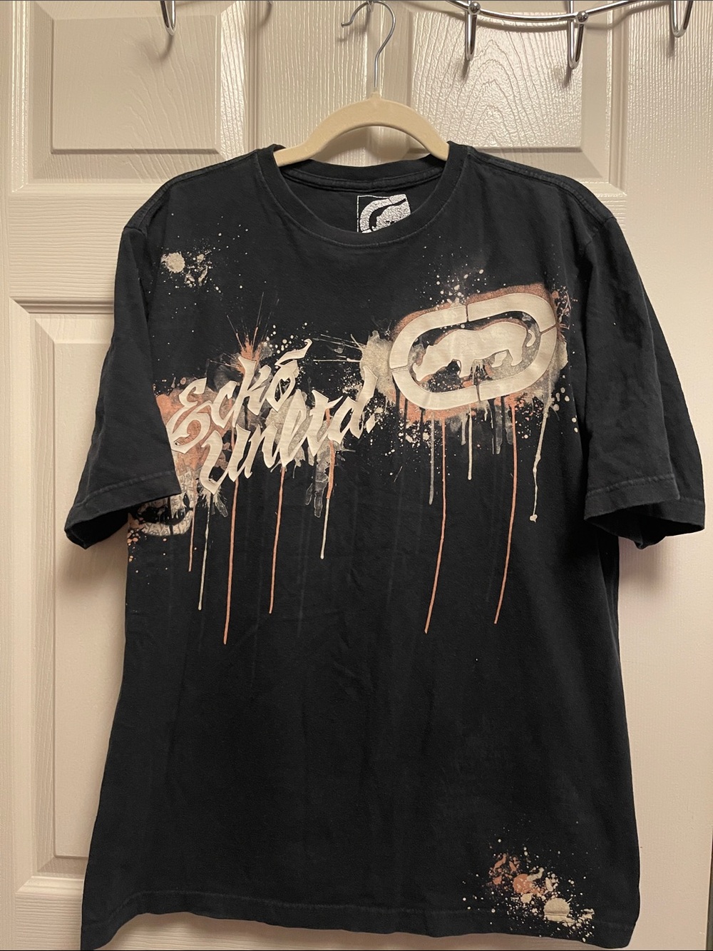 Ecko Unlimited Black Tee with Beige Paint Graphic